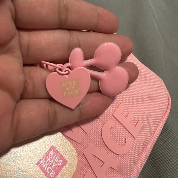 KISS MY FACE 🍒 4pc Lip Oil Set - Picture 4 of 4